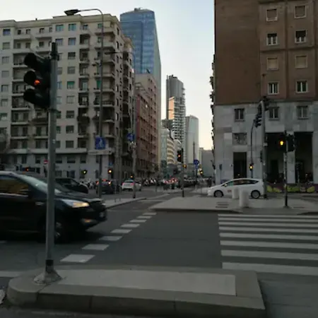 Apartment Mm3/repubblica A 5 Minuti Dal Duomo Milan